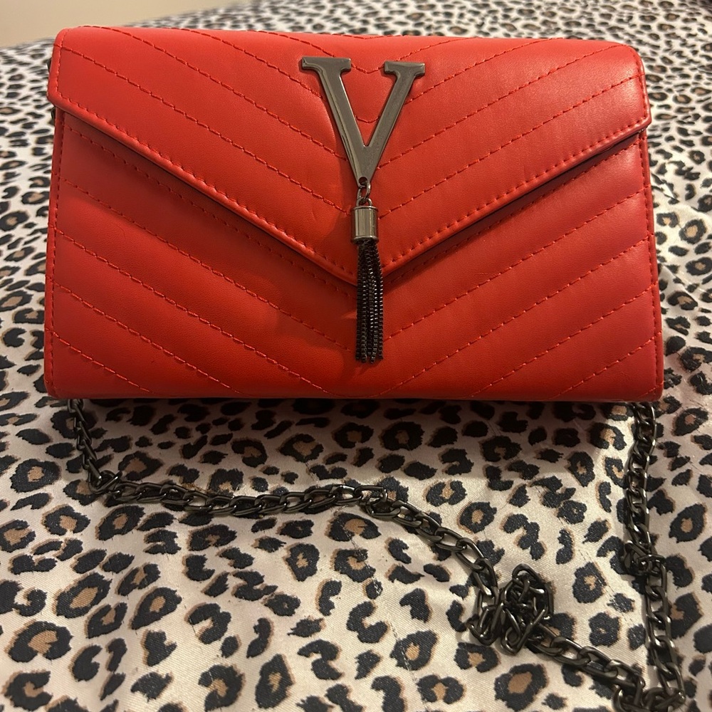 Red Fashion Purse with Black Metal Chain